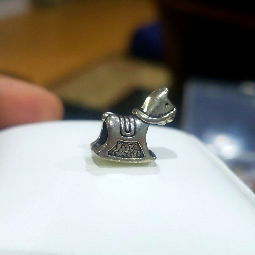Silver horse 🐎 bead fit into pendora bracelets